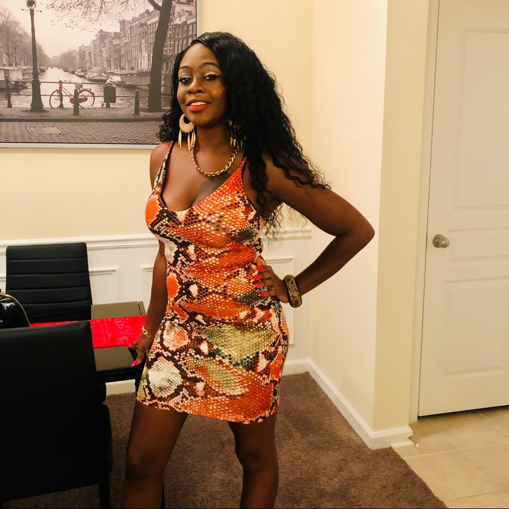 Orange snake 🐍 print body
